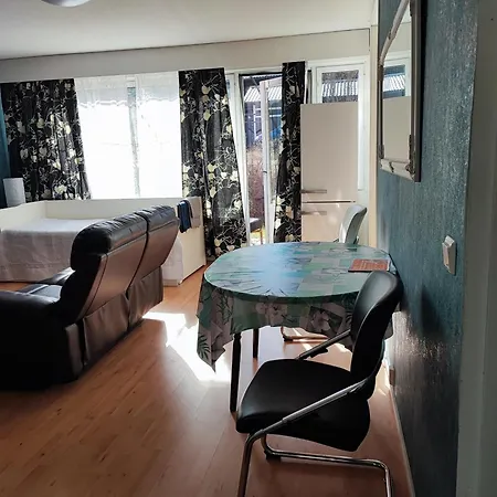 Jyraengoen Helmi Apartment