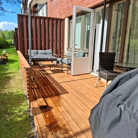 Jyraengoen Helmi Apartament *