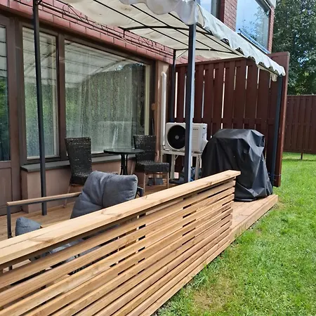 Apartament Jyraengoen Helmi *